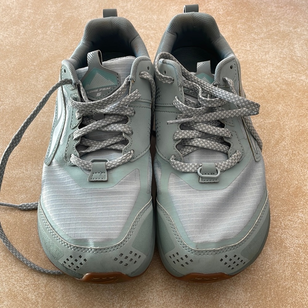 Altra Lone Peak 5s size 9